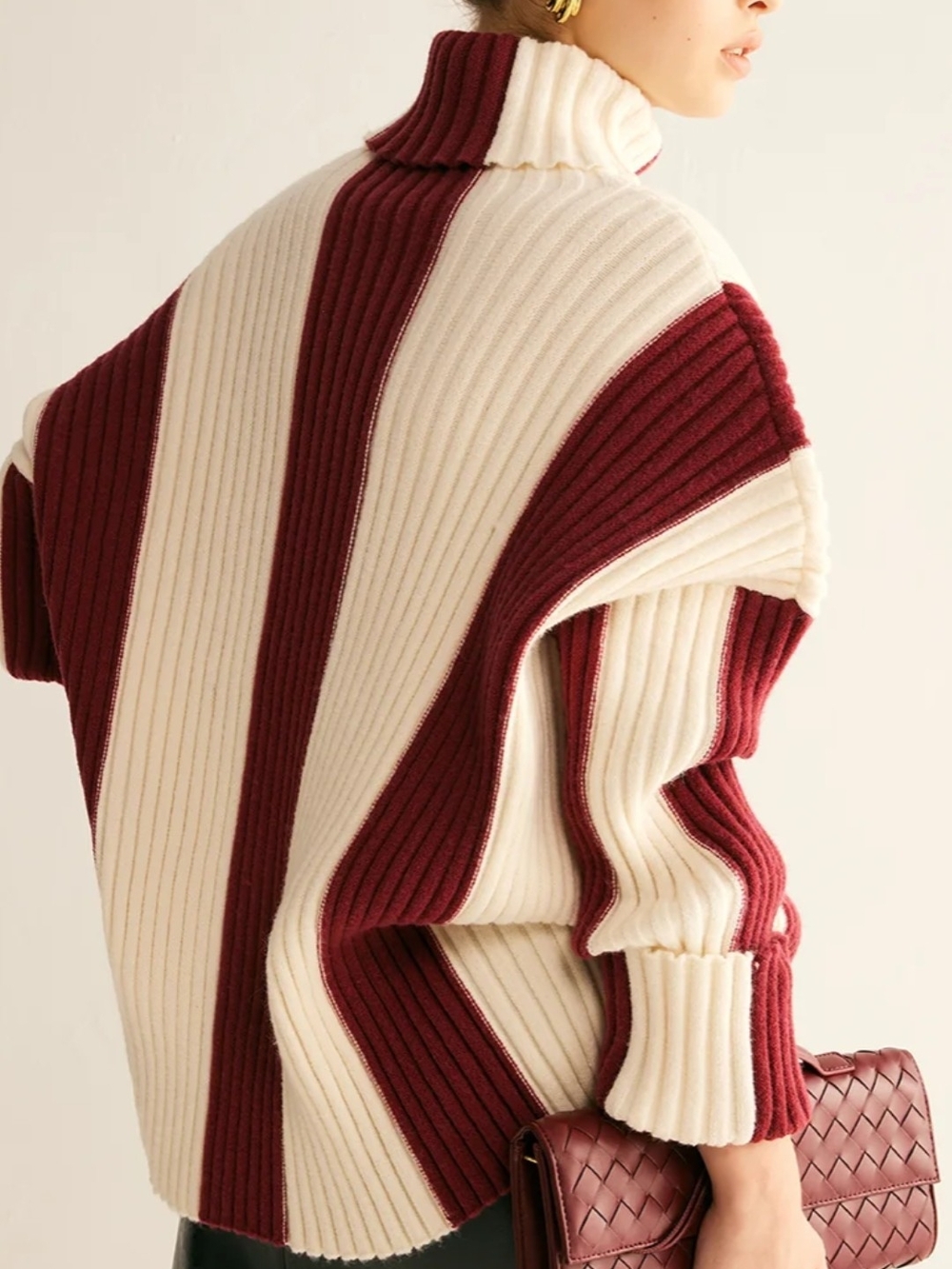 Commense Oversized Color Block Turtleneck Sweater Large in Cream and Burgundy - Picture 3 of 8